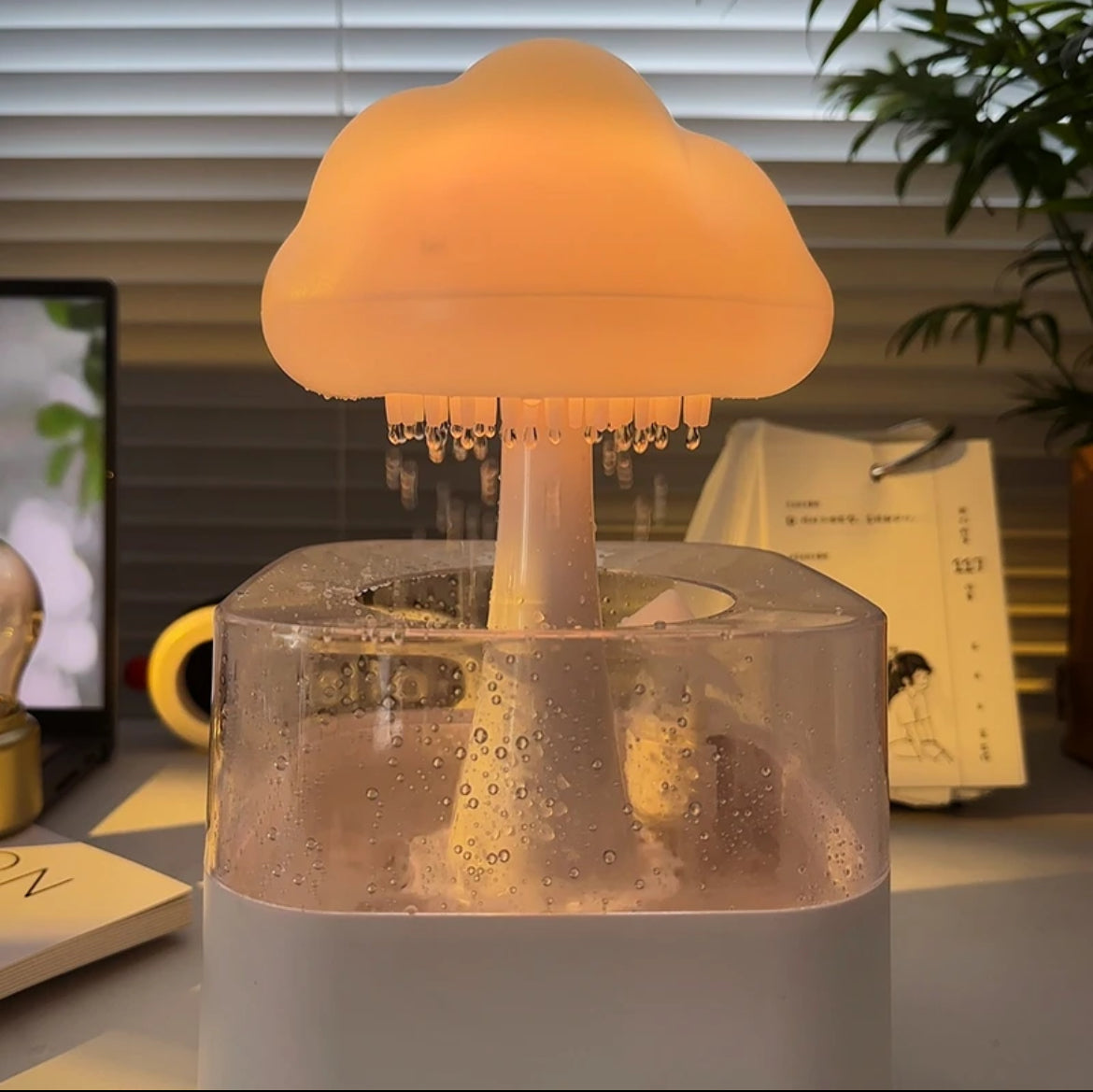 Creative Rain Mushroom Cloud Night Light, Aromatherapy Raindrop Humidifier, Mist for Sleep Aid, a practical and creative gift